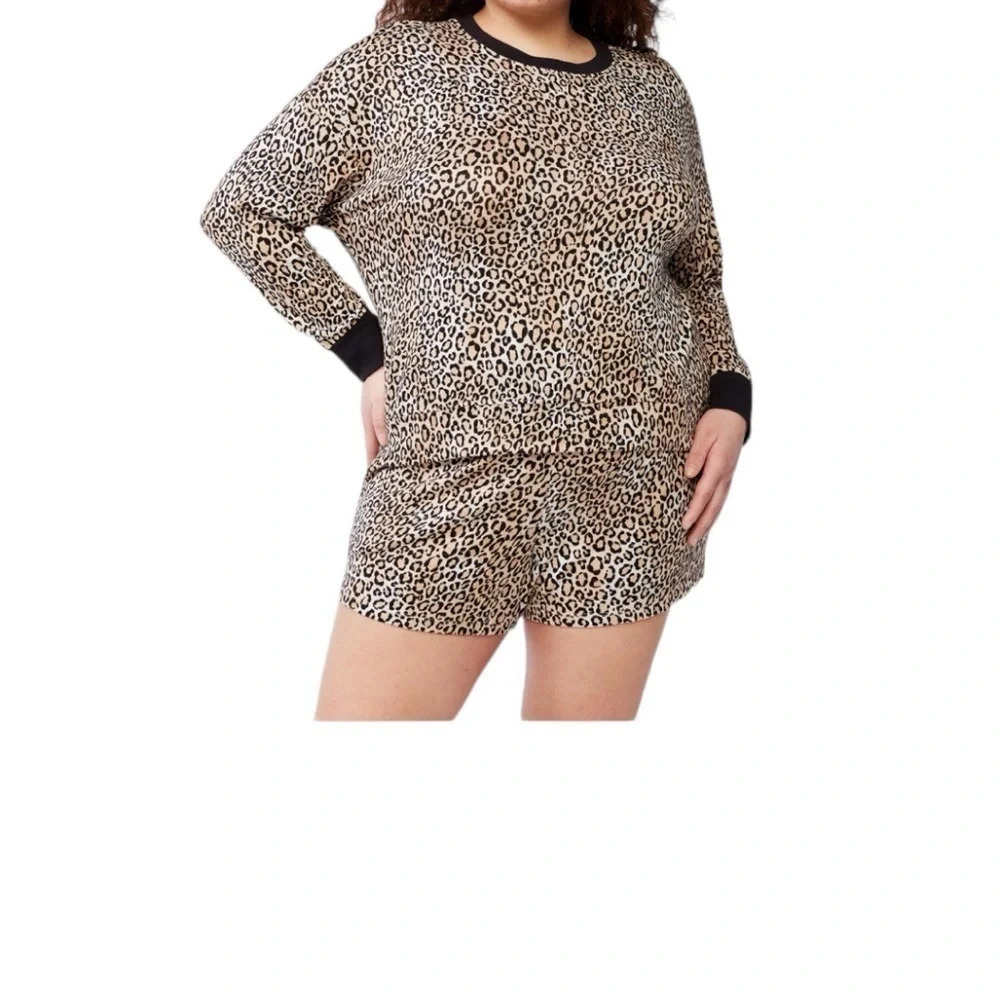 NWT JoySpun Women’s Long Sleeve Top and Shorts Set size L